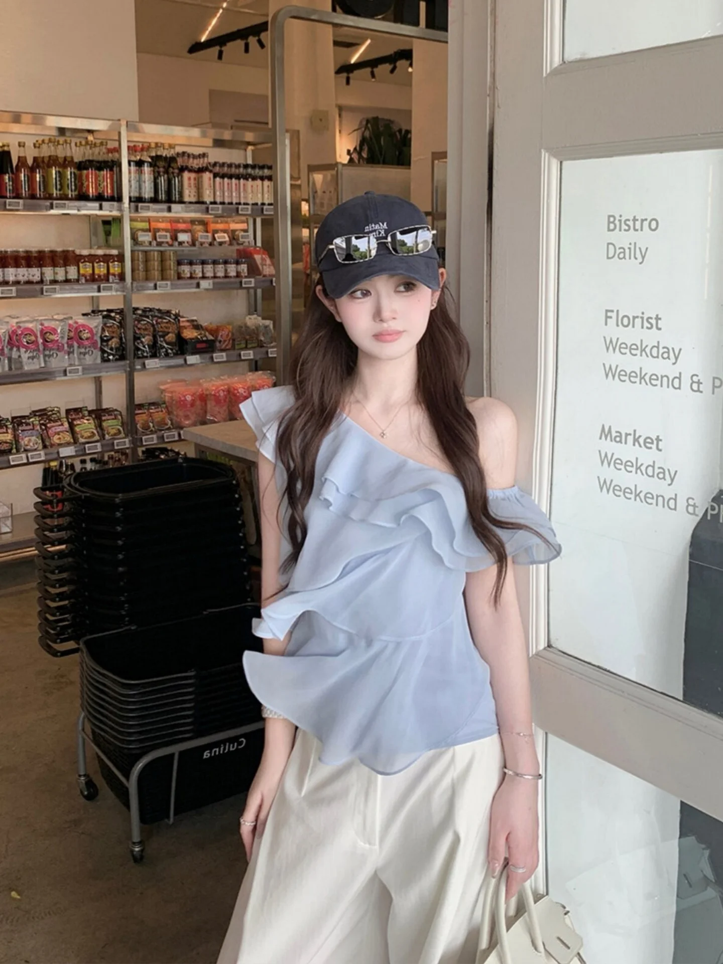 Korean Style Blue Lace Trim Asymmetrical Shoulder T-Shirt Women's Summer Pure Desire Shoulder Exposure Gentle Wind Unique Bea...
Korean Style Blue Lace Trim Asymmetrical Shoulder T-Shirt Women's Summer Pure Desire Shoulder Exposure Gentle Wind Unique Bea...