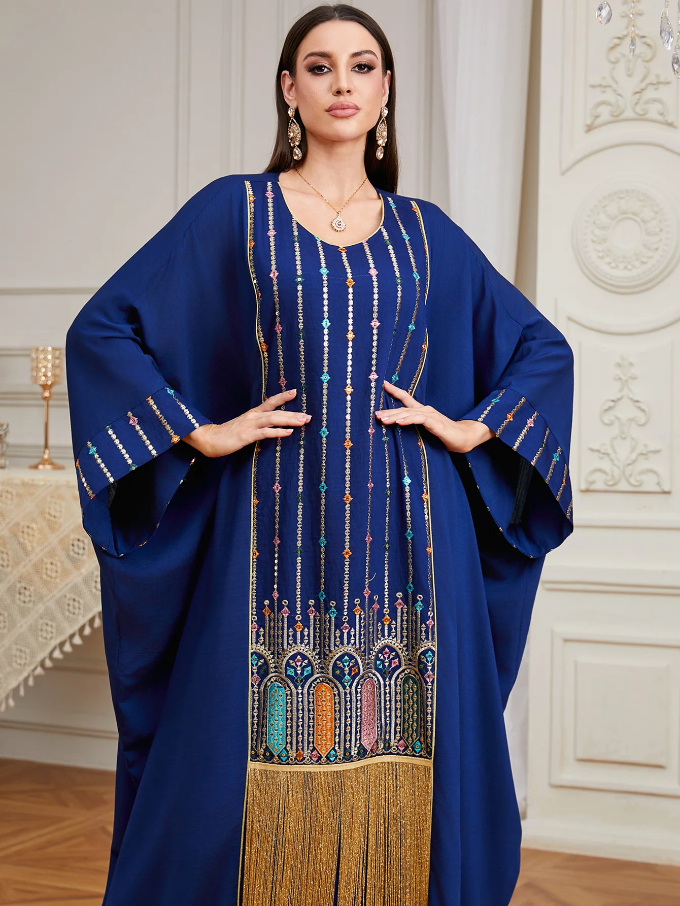 Dubai Middle East Arabic Loose Bat-Sleeve Robe Women Elegant Sequin Embroidery Tassel Dress Fashion Long Gown Formal Clothing
Dubai Middle East Arabic Loose Bat-Sleeve Robe Women Elegant Sequin Embroidery Tassel Dress Fashion Long Gown Formal Clothing
