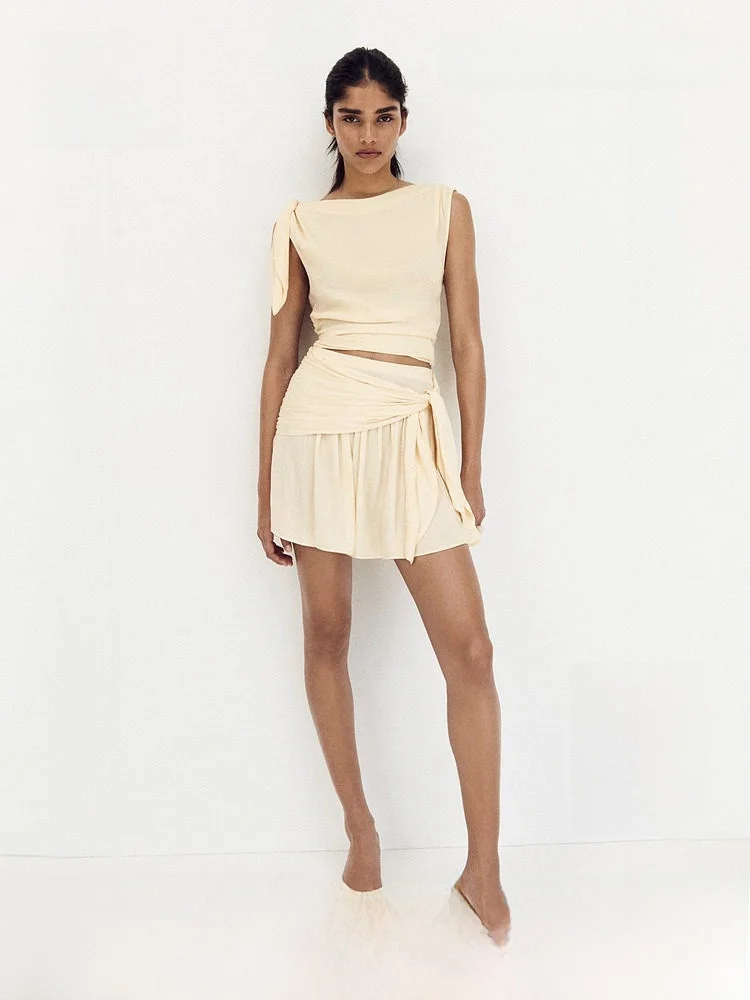 Summer New Women's Bell Bottom Skirt with Belt H-Line Loose Fit mid Waist Polyester Fiber Folded Skirts
Summer New Women's Bell Bottom Skirt with Belt H-Line Loose Fit mid Waist Polyester Fiber Folded Skirts