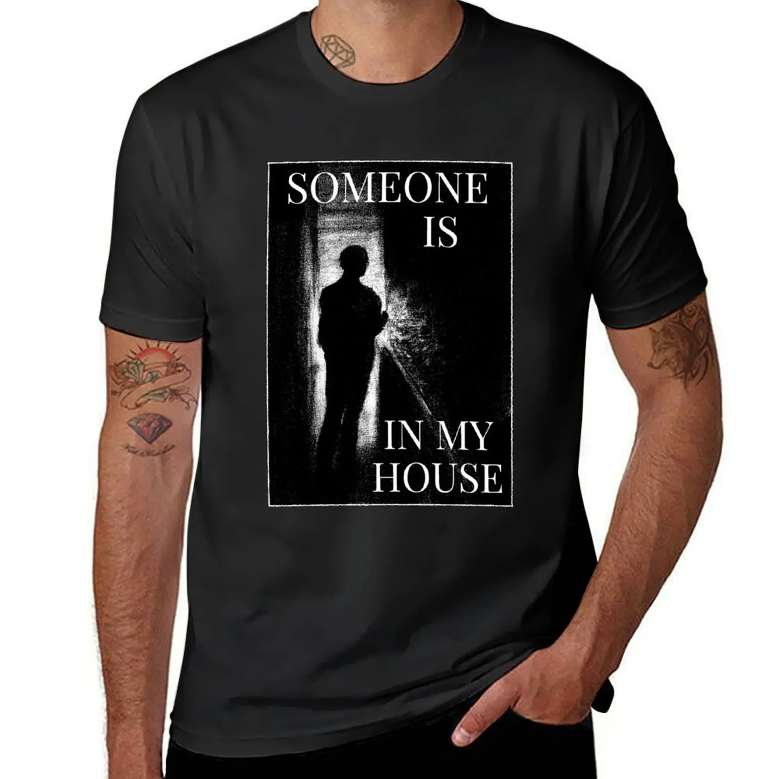 Someone is in my house. T-Shirt korean fashion blanks summer clothes vintage clothes black t-shirts for men
Someone is in my house. T-Shirt korean fashion blanks summer clothes vintage clothes black t-shirts for men