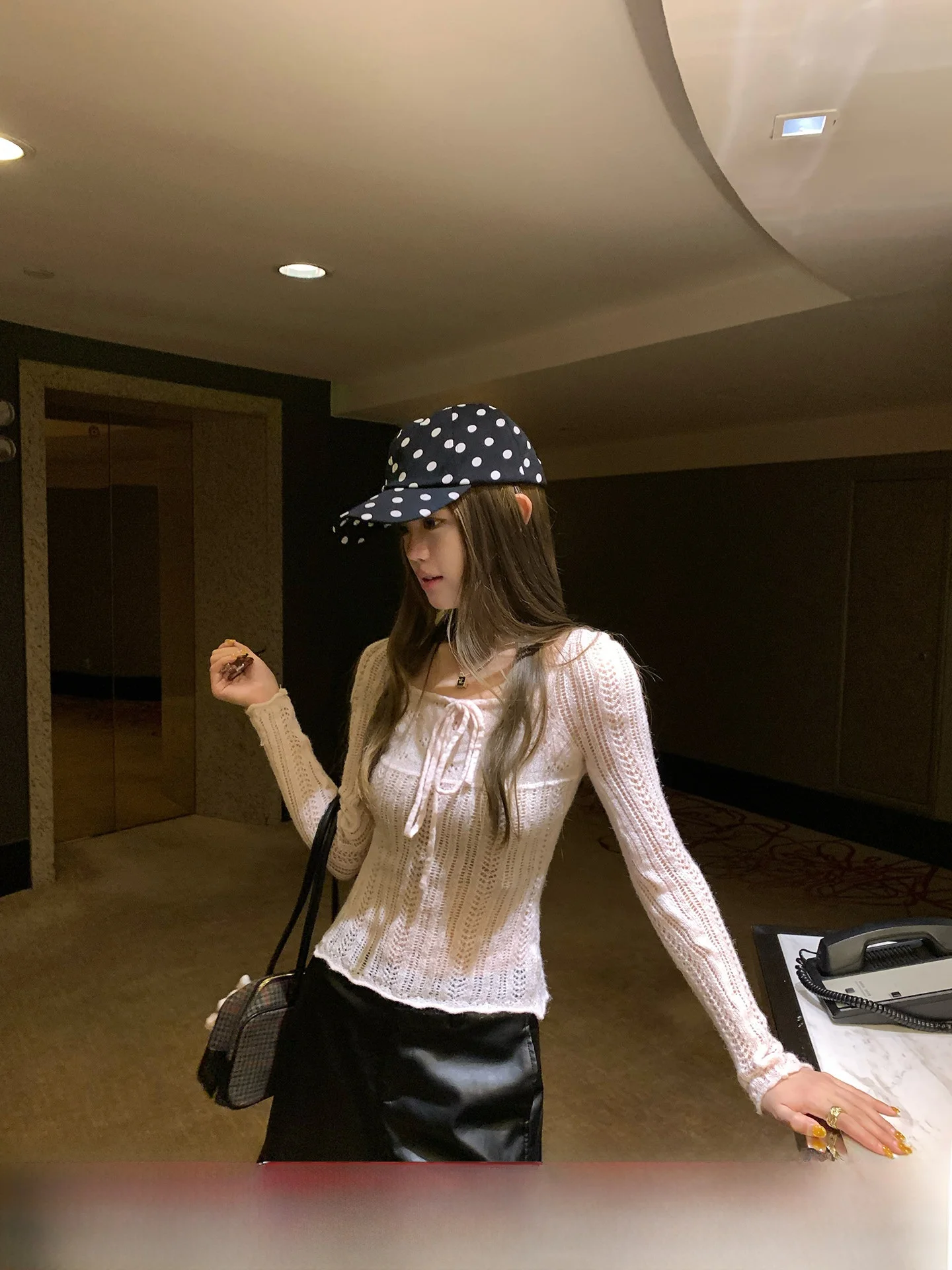 Женский вязаный свитер Anneop с вырезами и длинными рукавами, осенне-зимний базовый слой, корейский дизайн
Женский вязаный свитер Anneop с вырезами и длинными рукавами, осенне-зимний базовый слой, корейский дизайн