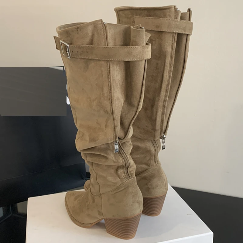 Eilyken/зимние винтажные женские сапоги до колена на массивном низком каблуке, дизайнерская женская обувь с пряжкой на ремне и острым носком на молнии
Eilyken/зимние винтажные женские сапоги до колена на массивном низком каблуке, дизайнерская женская обувь с пряжкой на ремне и острым носком на молнии