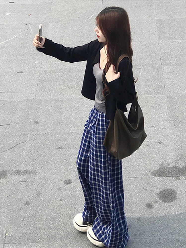 Корейские винтажные брюки в клетку с широкими штанинами, женские повседневные свободные прямые длинные брюки для весны, осени и зимы, новинка в стиле Lazy Sle
Корейские винтажные брюки в клетку с широкими штанинами, женские повседневные свободные прямые длинные брюки для весны, осени и зимы, новинка в стиле Lazy Sle