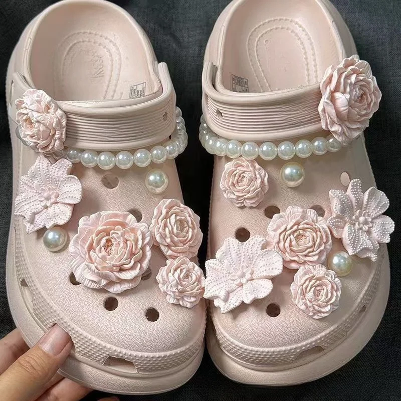 New Pearl Bow Shoe Jibbitz Charms Set Pink Flower Charms DIY Decoration Buckle for Summer Sandals Xmas Party Gifts
New Pearl Bow Shoe Jibbitz Charms Set Pink Flower Charms DIY Decoration Buckle for Summer Sandals Xmas Party Gifts