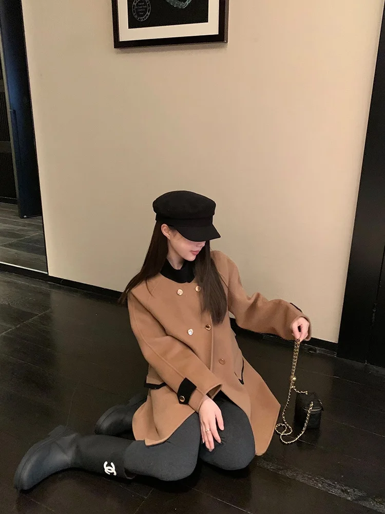 Black Bean Humming Berlin Winter Woolen Double-Faced Coat Women's Winter Color Block Collar Woolen Outerwear Long Sleeve
Black Bean Humming Berlin Winter Woolen Double-Faced Coat Women's Winter Color Block Collar Woolen Outerwear Long Sleeve