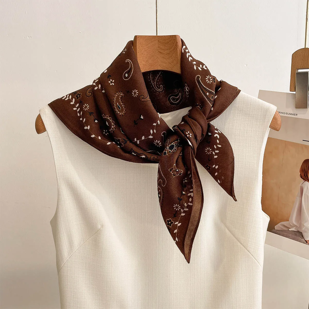 2026 New Women's Scarf Bandana Headband Flowers Vintage Luxury Summer Beach Square Cotton Handkerchief Bohemia Girl Accessories
2026 New Women's Scarf Bandana Headband Flowers Vintage Luxury Summer Beach Square Cotton Handkerchief Bohemia Girl Accessories
