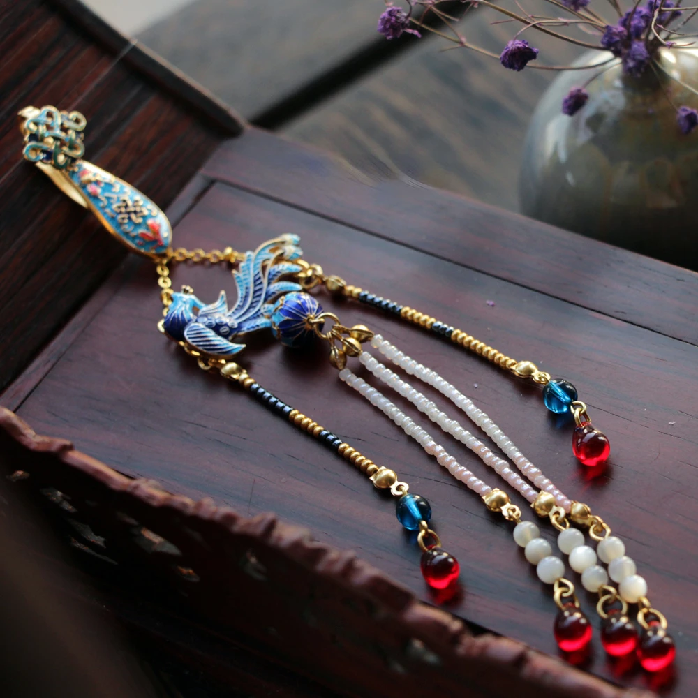 Chinese style traditional handicraft jewelry, Burn Blue Phoenix Tassel Cheongsam lapel
Chinese style traditional handicraft jewelry, Burn Blue Phoenix Tassel Cheongsam lapel