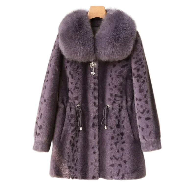 Новая зимняя одежда, шуба в иностранном стиле, с леопардовым принтом, пальто из норкового велюра для женщин среднего и пожилого возраста, с интегрированным мехом.
Новая зимняя одежда, шуба в иностранном стиле, с леопардовым принтом, пальто из норкового велюра для женщин среднего и пожилого возраста, с интегрированным мехом.