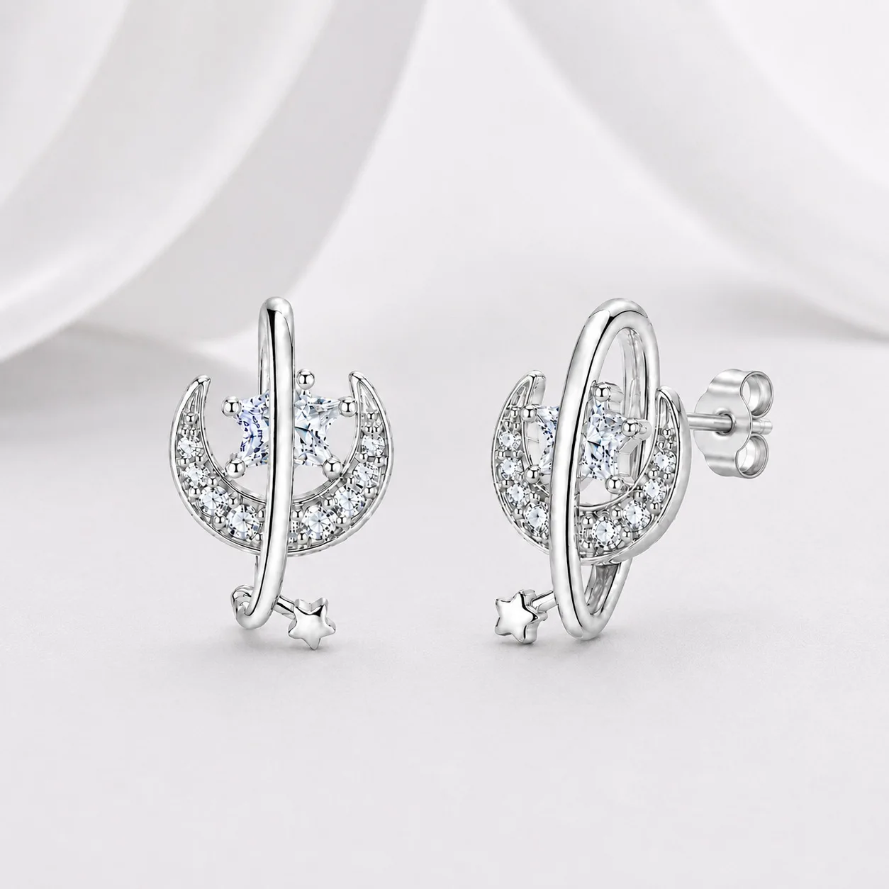 Moon Star Shape S925 Silver Moissanite Earrings 1.8ct For Women Gift and Daily Wear
Moon Star Shape S925 Silver Moissanite Earrings 1.8ct For Women Gift and Daily Wear