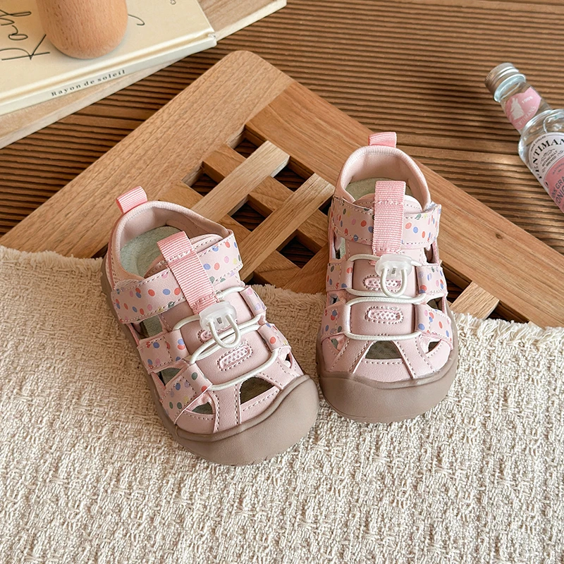 Girls Running Shoes Sweet Polka Dots Kids Casual Sandals Toes Capped Non-slip 2026 Summer New Children Sports Sandals Soft Sole
Girls Running Shoes Sweet Polka Dots Kids Casual Sandals Toes Capped Non-slip 2026 Summer New Children Sports Sandals Soft Sole