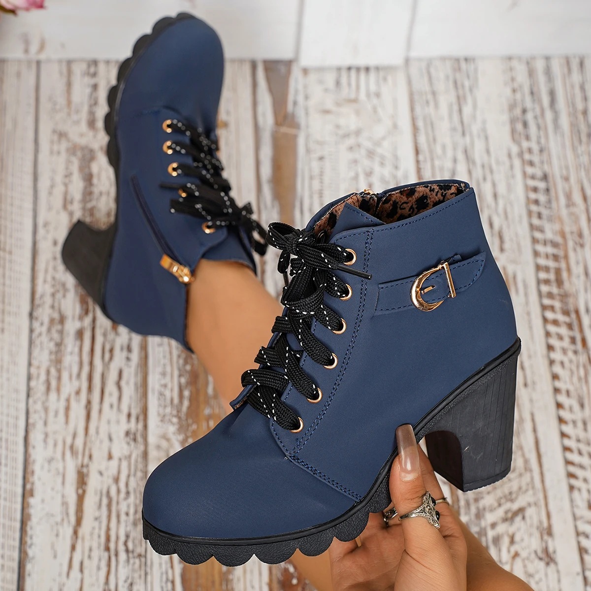 2025 Новые женские ботильоны на высоком каблуке, осенне-зимние противоскользящие короткие ботинки на шнуровке, модная новая женская обувь, женские Zapatos De Mujer
2025 Новые женские ботильоны на высоком каблуке, осенне-зимние противоскользящие короткие ботинки на шнуровке, модная новая женская обувь, женские Zapatos De Mujer