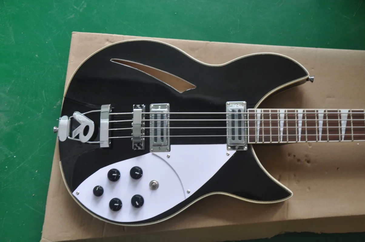 The black bass guitar with 4 strings customized by the factory is in stock.
The black bass guitar with 4 strings customized by the factory is in stock.