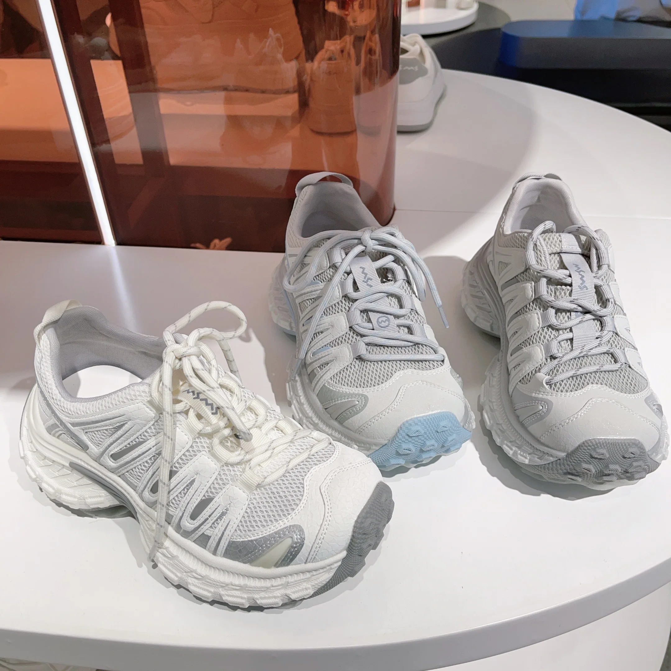 MSMS Mesh Sports Shoes Thick Bottom Dad Outdoor Casual Shoes Net Shoes Spring Summer New Style Casual round Toe Rubber Sole
MSMS Mesh Sports Shoes Thick Bottom Dad Outdoor Casual Shoes Net Shoes Spring Summer New Style Casual round Toe Rubber Sole
