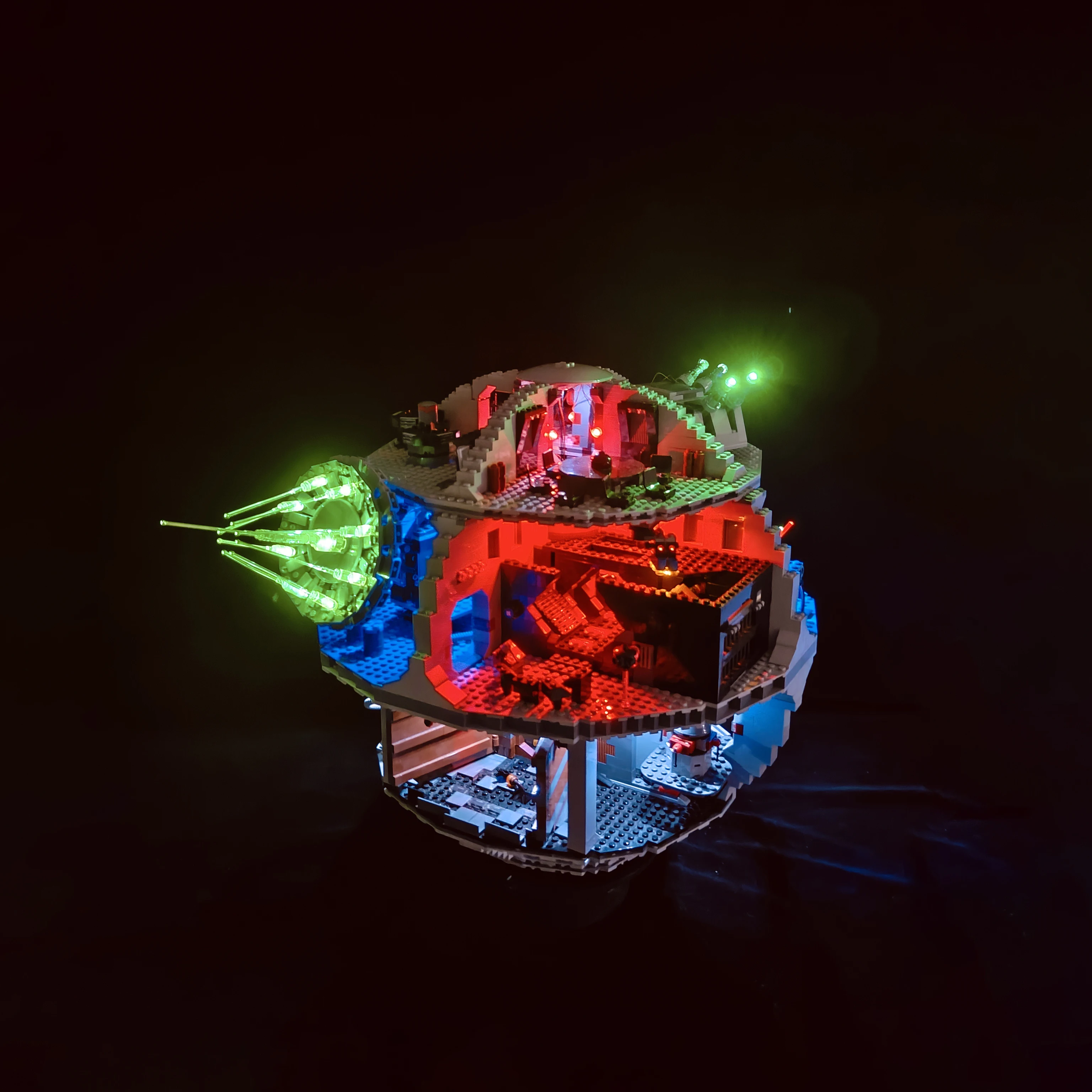 With Lights Fast Ship DS-1 Platform MOC 75159 Display Death Star Great Ultimate 4126 pcs Building Blocks Bricks Toy Gift
With Lights Fast Ship DS-1 Platform MOC 75159 Display Death Star Great Ultimate 4126 pcs Building Blocks Bricks Toy Gift