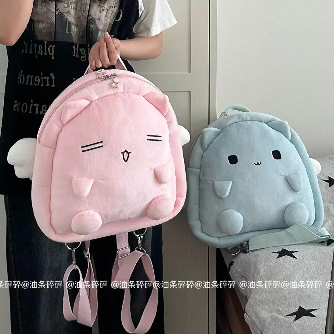 Japanese Original Sweet and Cute Blue Pink Wings Cat Plush Backpack Women's Kawaii Cartoon Plush Bags for Soft Girl
Japanese Original Sweet and Cute Blue Pink Wings Cat Plush Backpack Women's Kawaii Cartoon Plush Bags for Soft Girl