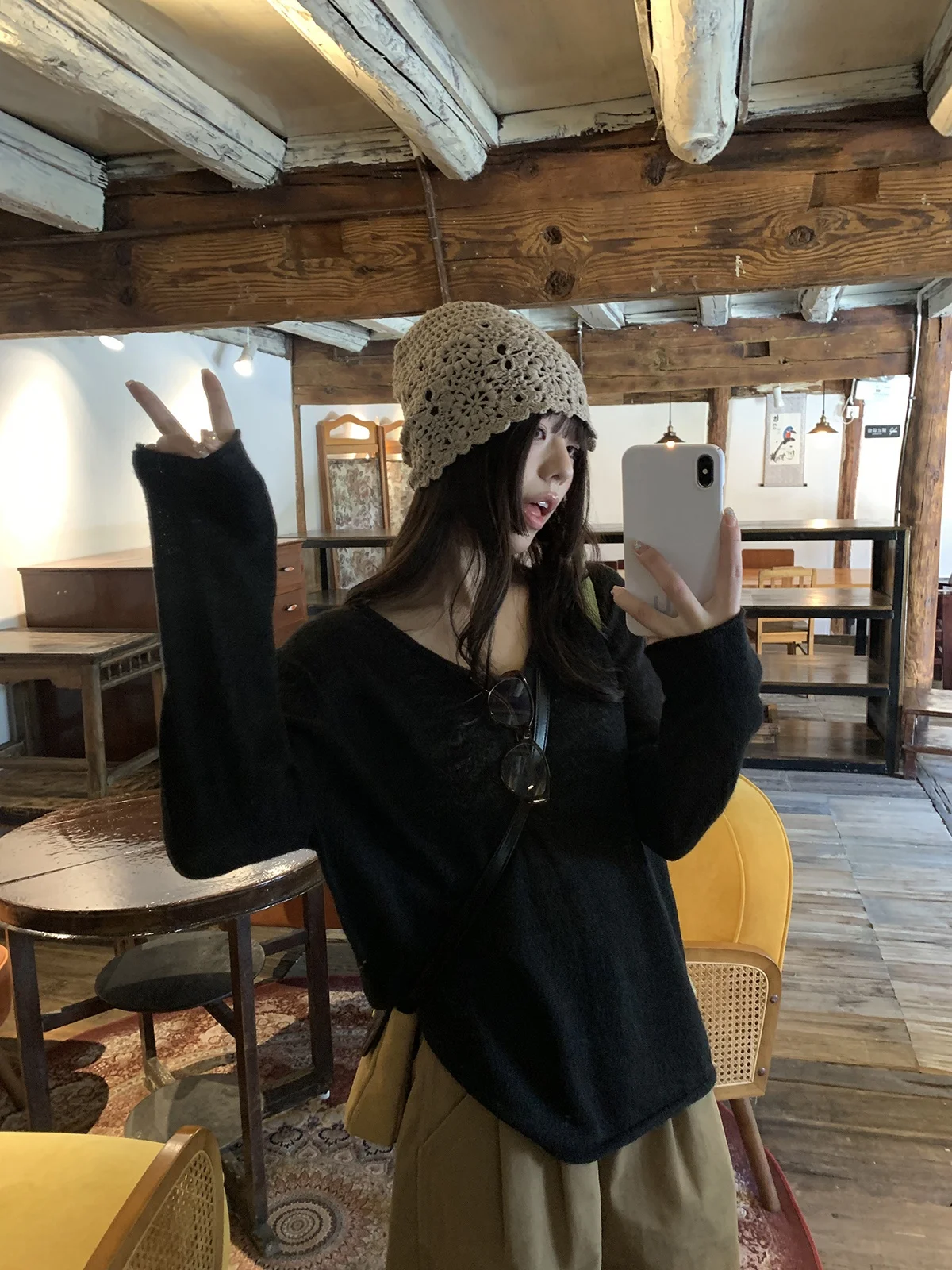 Женский свободный вязаный топ Huanghuangjia с U-образным вырезом, мягкий, повседневный, весна-осень, новинка, удобный, из смесового полиэстера, с длинными рукавами
Женский свободный вязаный топ Huanghuangjia с U-образным вырезом, мягкий, повседневный, весна-осень, новинка, удобный, из смесового полиэстера, с длинными рукавами