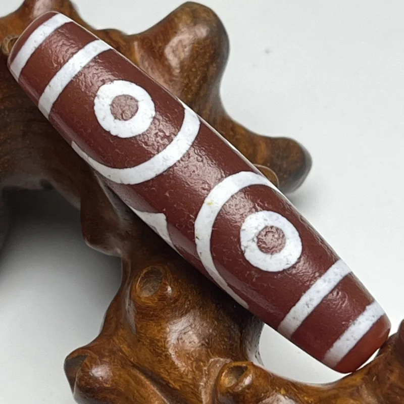 Wholesale Tibetan-style antique high-oil patina red chalcedony three-eyed dzi beads
Wholesale Tibetan-style antique high-oil patina red chalcedony three-eyed dzi beads