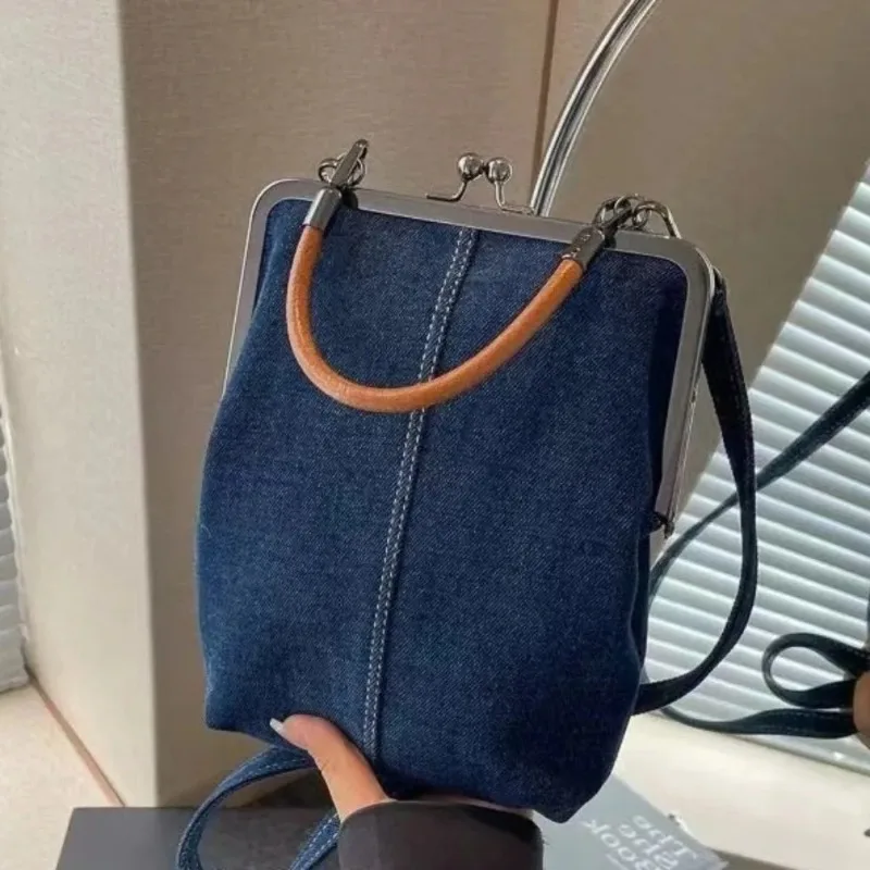 New Vintage Style Women Handbag Fashionable Navy Blue Designer Shoulder Bag Lady‘s Denim Purses Versatile Crossbody Bags
New Vintage Style Women Handbag Fashionable Navy Blue Designer Shoulder Bag Lady‘s Denim Purses Versatile Crossbody Bags