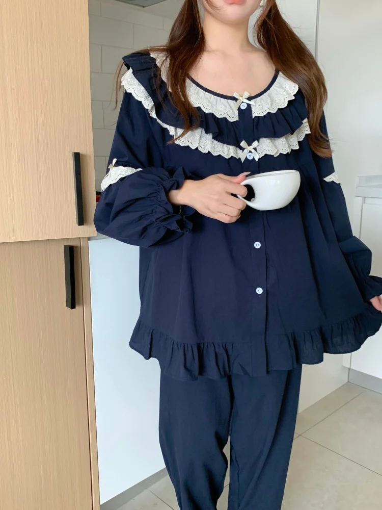 Корейский винтажный осенний пижамный комплект, женская кружевная хлопковая блузка + брюки, домашний костюм из двух предметов, милая одежда для сна, свободная мягкая одежда в стиле Харадзюку
Корейский винтажный осенний пижамный комплект, женская кружевная хлопковая блузка + брюки, домашний костюм из двух предметов, милая одежда для сна, свободная мягкая одежда в стиле Харадзюку