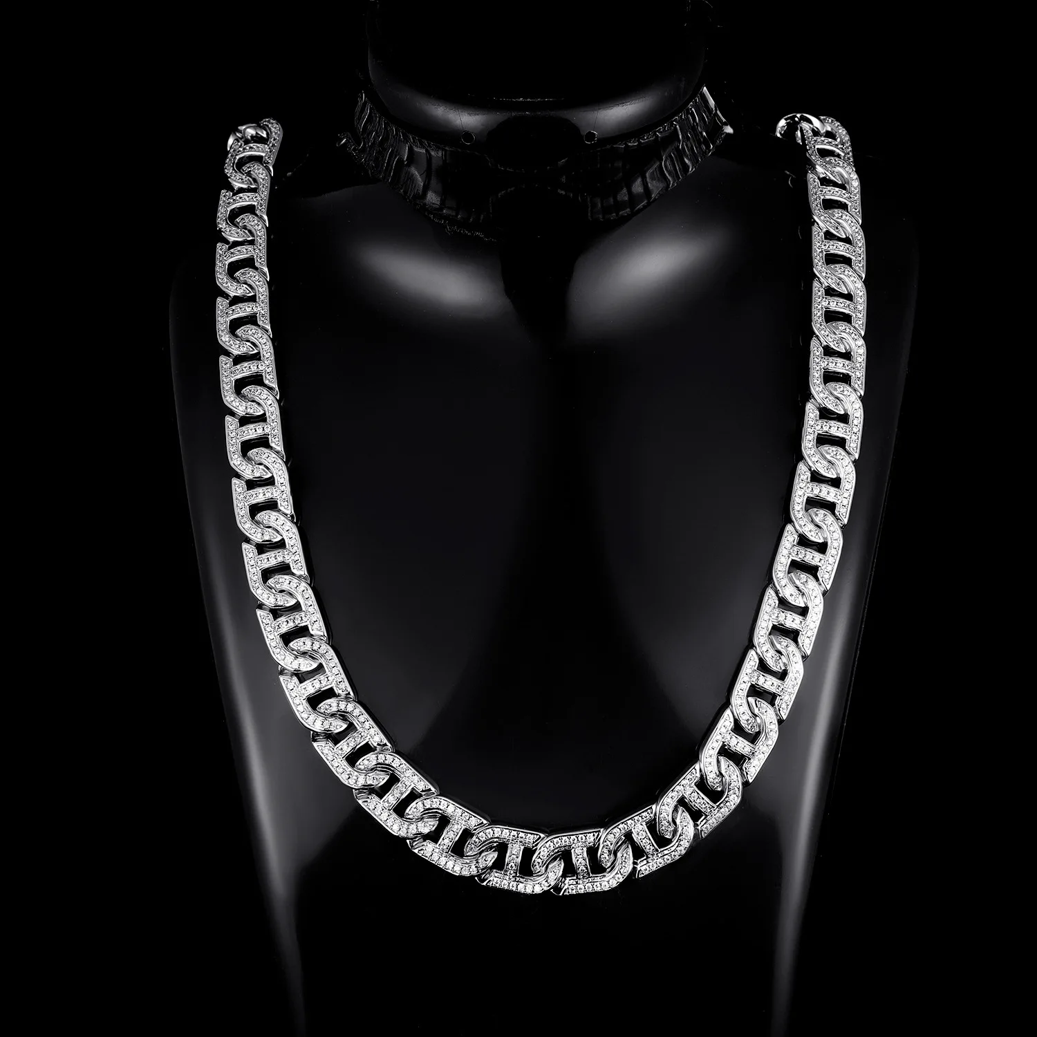 Cuban Chain 10Mm Wide 18 Inches Cuban Necklace with Diamond Pig Nose Couple Hip Hop
Cuban Chain 10Mm Wide 18 Inches Cuban Necklace with Diamond Pig Nose Couple Hip Hop