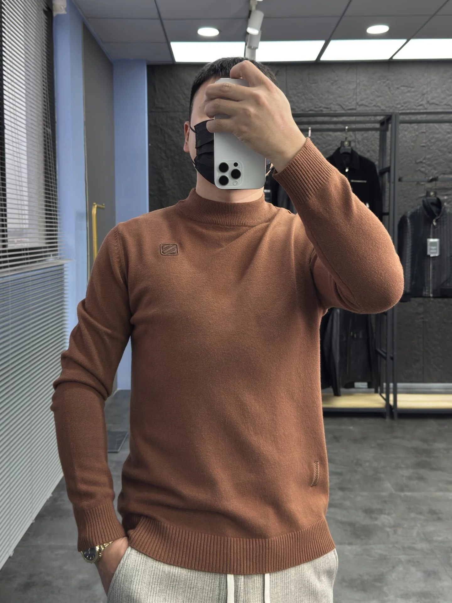 Мужской шерстяной свитер с вышивкой Vip 5200, зимний теплый повседневный длинный вязаный свитер из полиэфирного волокна Ne f High ...
Мужской шерстяной свитер с вышивкой Vip 5200, зимний теплый повседневный длинный вязаный свитер из полиэфирного волокна Ne f High ...