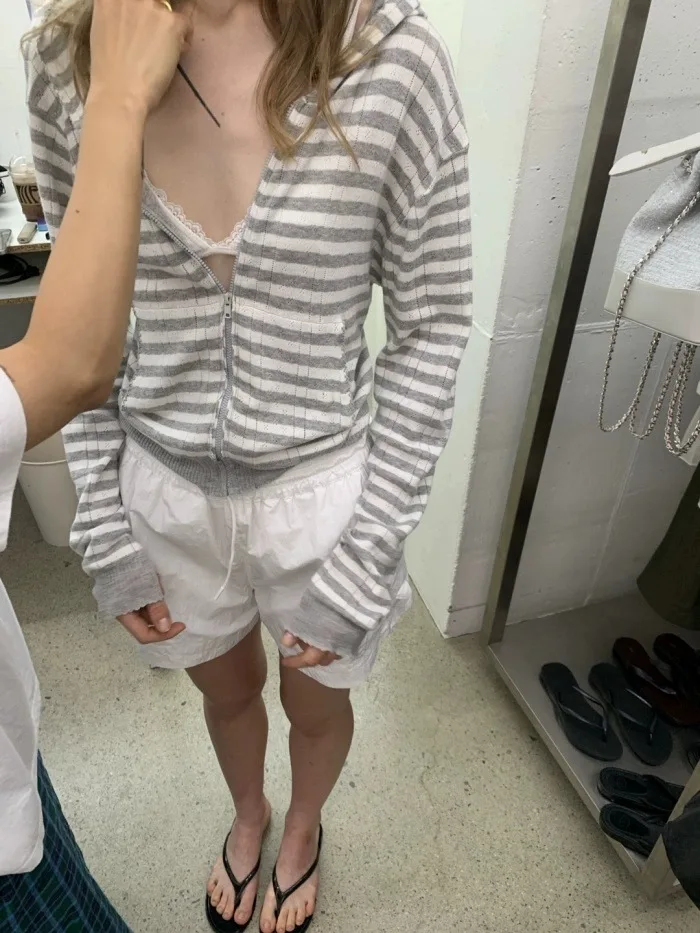 Retro Lightweight Stripe Hoodie Jacket Casual Comfortable Cotton Zipper Closure Women's Long Sleeve Sweatshirt Outerwear
Retro Lightweight Stripe Hoodie Jacket Casual Comfortable Cotton Zipper Closure Women's Long Sleeve Sweatshirt Outerwear