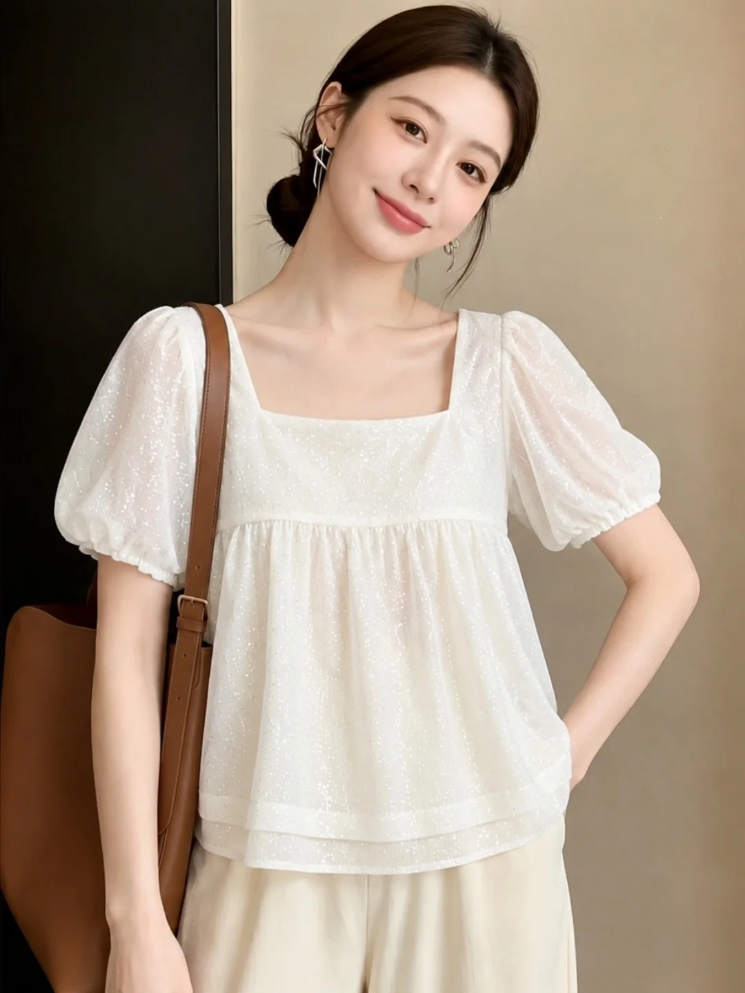 Chic Fashionable Commute Bubble Sleeve Shirt Square Collar Slimming Versatile High-End Feeling Summer 2026 Women's Shirt
Chic Fashionable Commute Bubble Sleeve Shirt Square Collar Slimming Versatile High-End Feeling Summer 2026 Women's Shirt