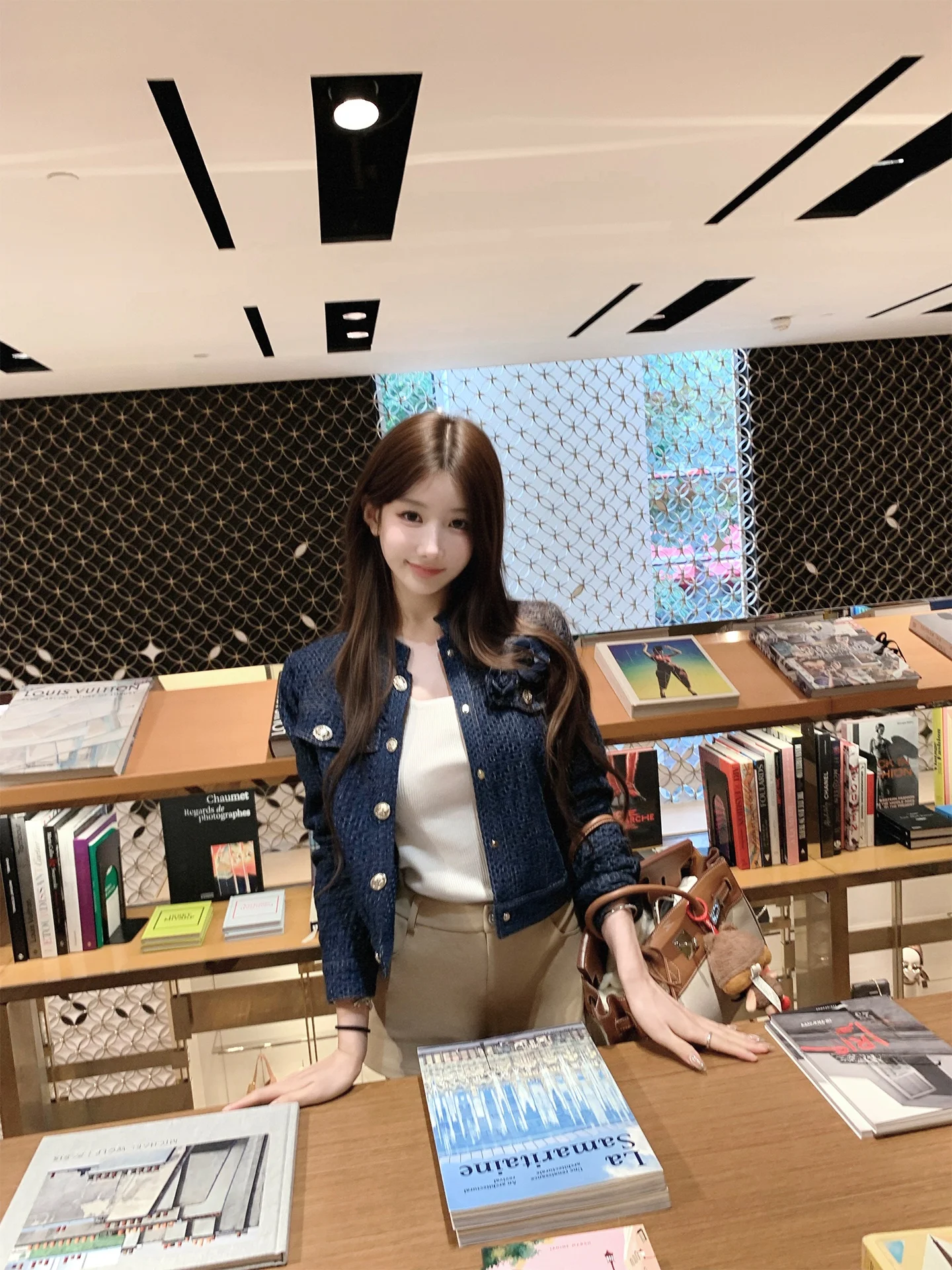 Bigking Blue Denim ort Jaet Women's Autumn High-End Feelings with Chest Pin Faionable Cotton Ladies' Coat
Bigking Blue Denim ort Jaet Women's Autumn High-End Feelings with Chest Pin Faionable Cotton Ladies' Coat