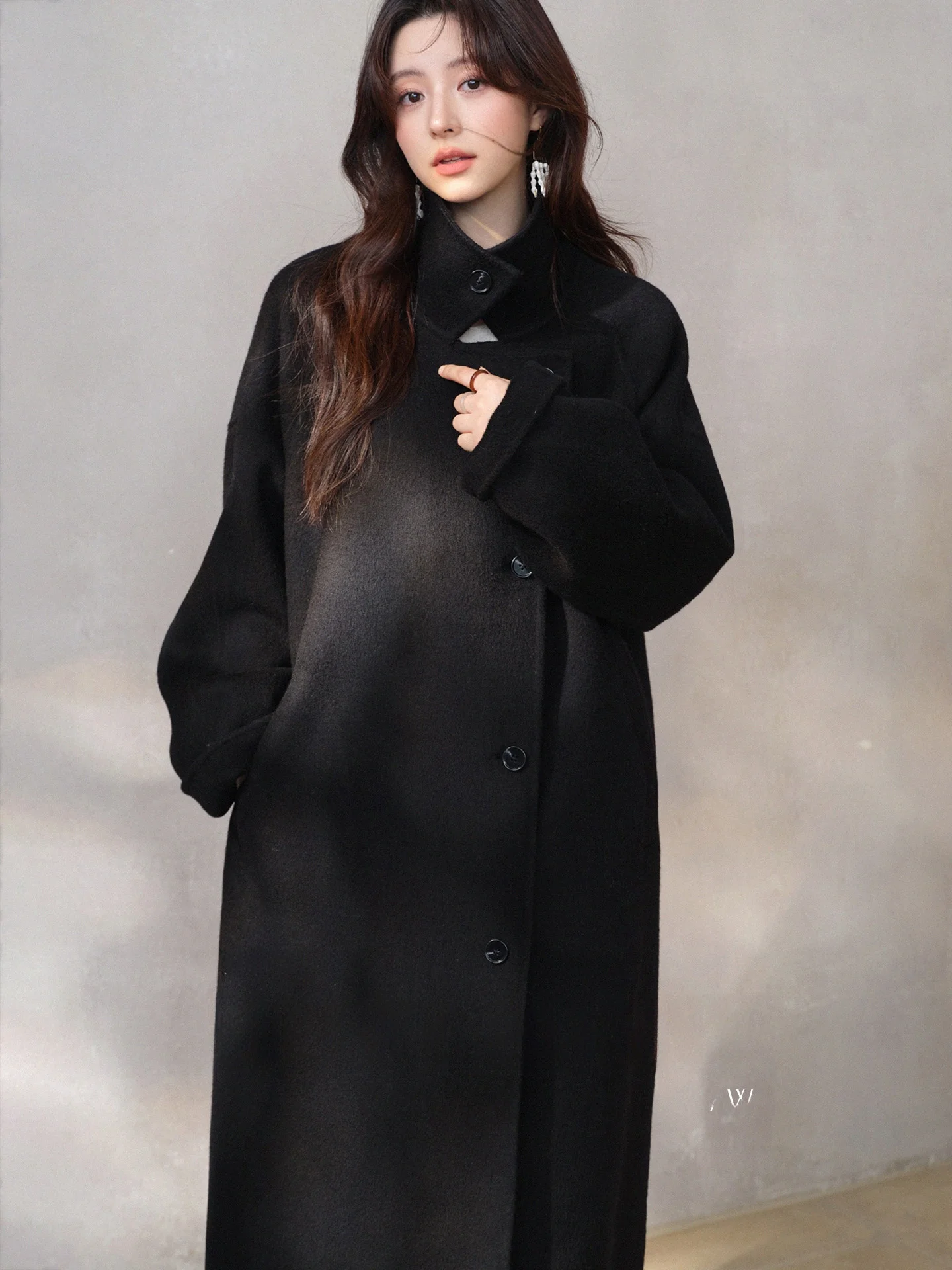 Женское длинное свободное пальто из 100% шерсти, двусторонний твид, черное, зимняя верхняя одежда, с рукавами до плеч
Женское длинное свободное пальто из 100% шерсти, двусторонний твид, черное, зимняя верхняя одежда, с рукавами до плеч