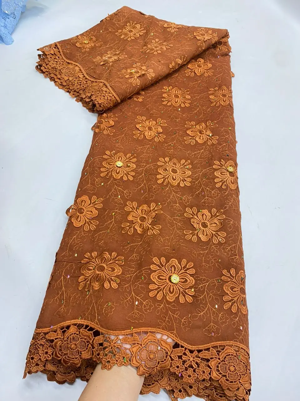African Nigerian High-Quality Chiffon Embroidery Lace Fabric Tulle with Stone Guipure Water-Soluble 5 Yards for Wedding D G109-1
African Nigerian High-Quality Chiffon Embroidery Lace Fabric Tulle with Stone Guipure Water-Soluble 5 Yards for Wedding D G109-1