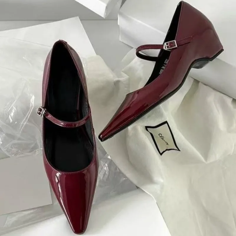 Retro Style Thick Heel Women Shoes Fashion Shallow Pointed Toe Ladies Comfort Office Pumps Footwear
Retro Style Thick Heel Women Shoes Fashion Shallow Pointed Toe Ladies Comfort Office Pumps Footwear
