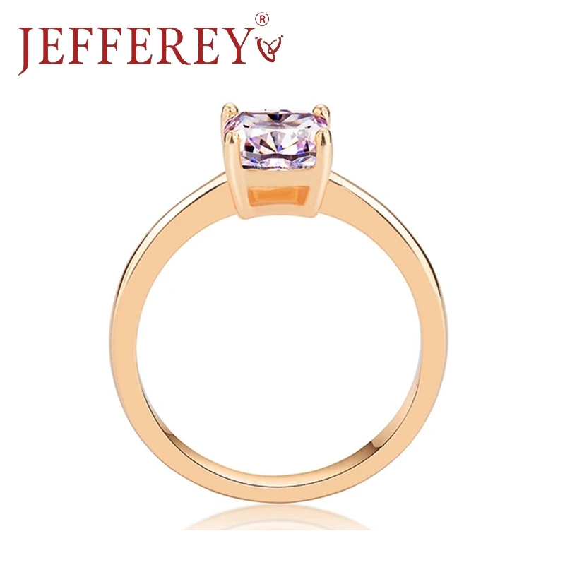 S925 Silver Pink Women Ring Inlaid 1CT Princess Cut Moissanite Diamonds Wedding Band Rose Gold Colour Couple Luxury Jewelry Gift
S925 Silver Pink Women Ring Inlaid 1CT Princess Cut Moissanite Diamonds Wedding Band Rose Gold Colour Couple Luxury Jewelry Gift