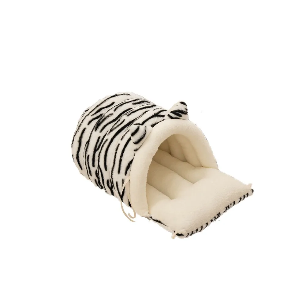 Удобная полузакрытая кровать для кошек с кошачьими ушками, съемная спальная кровать для домашних животных, моющееся теплое ветрозащитное гнездо для домашних животных
Удобная полузакрытая кровать для кошек с кошачьими ушками, съемная спальная кровать для домашних животных, моющееся теплое ветрозащитное гнездо для домашних животных