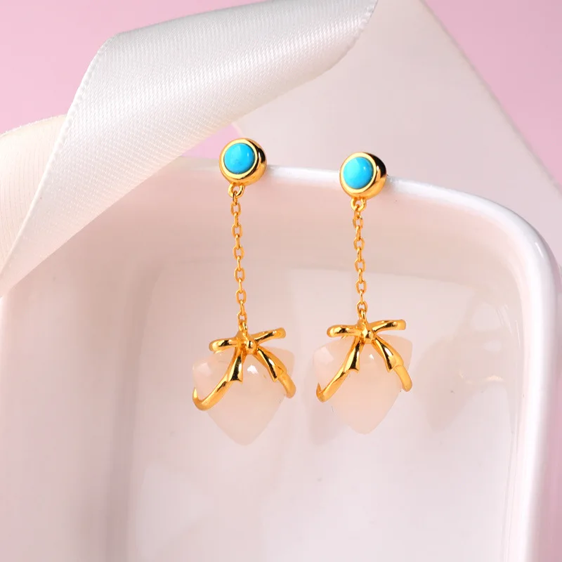 Niche Fashion Design Sense Elegant Jade Earrings for Women with Certificate Gold Plated Inlaid Heart-shaped Hetian Jade Drop Ear
Niche Fashion Design Sense Elegant Jade Earrings for Women with Certificate Gold Plated Inlaid Heart-shaped Hetian Jade Drop Ear