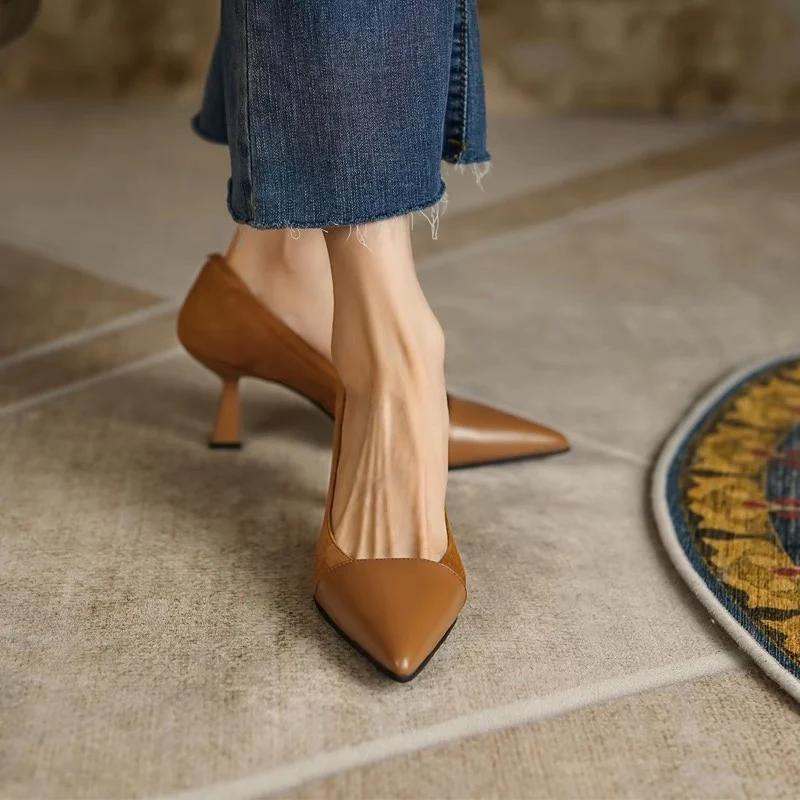 New Style Shallow Single Shoes French Patchwork High Heels Shoes Women Casual Retro Matching Color Pointed Toed Leather Shoes
New Style Shallow Single Shoes French Patchwork High Heels Shoes Women Casual Retro Matching Color Pointed Toed Leather Shoes