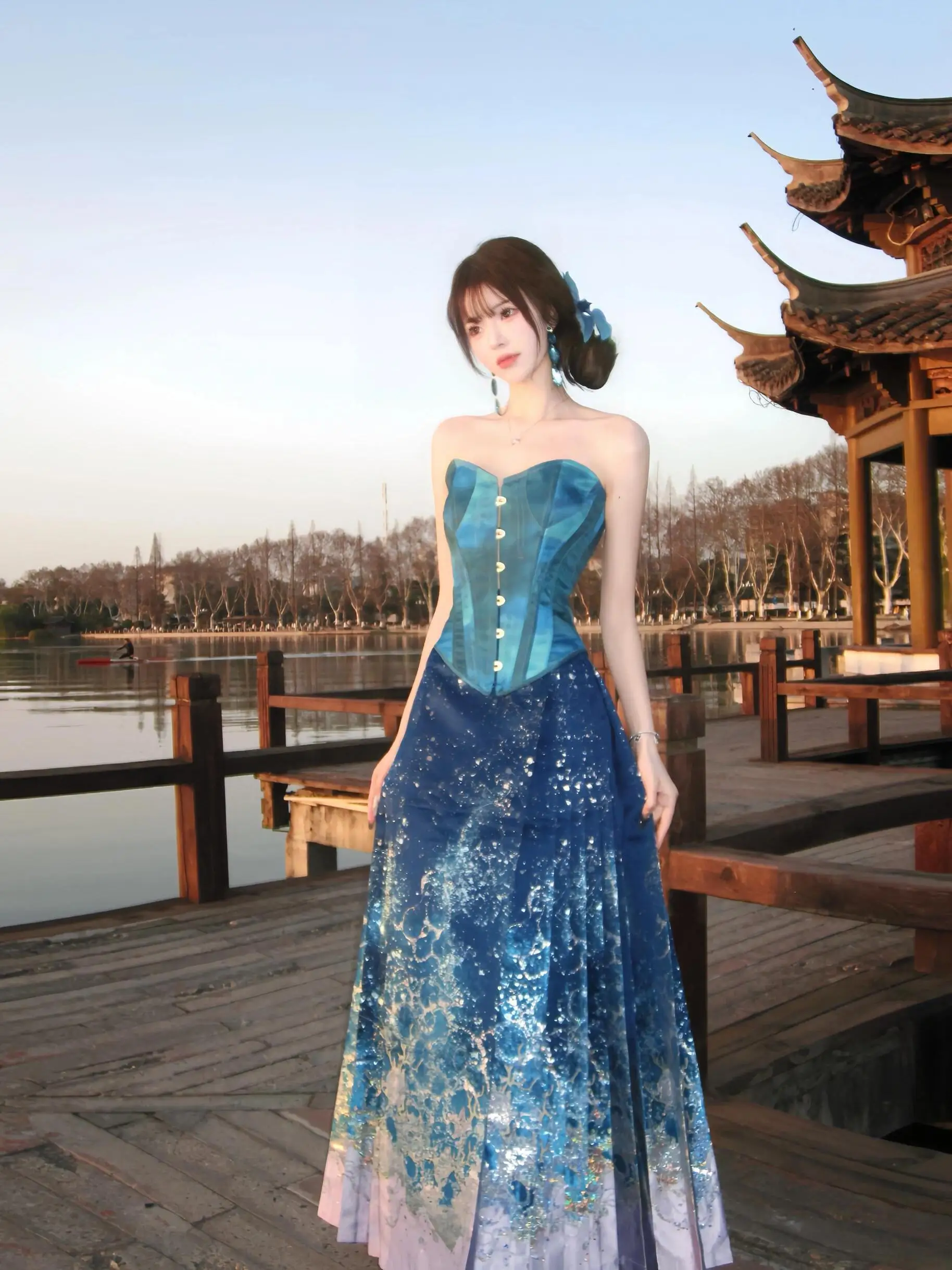 Blue Hanfu Set Women's Fishbone Strapless Two-Piece Summer Outfit Elegant Complete Set Traditional Chinese Clothing
Blue Hanfu Set Women's Fishbone Strapless Two-Piece Summer Outfit Elegant Complete Set Traditional Chinese Clothing