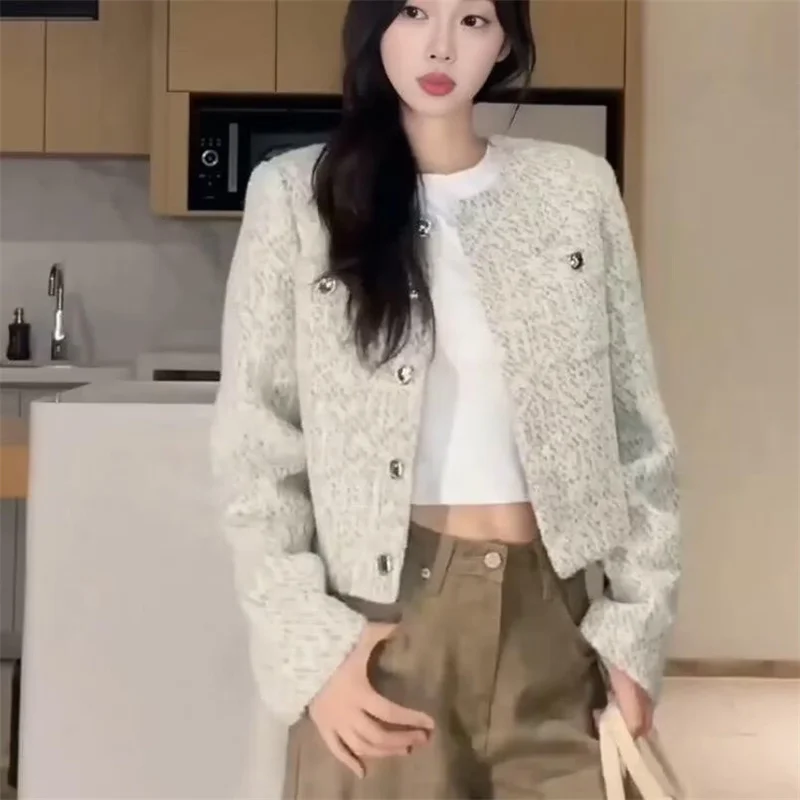 New Women's Jacket New outerwear Short Loose Single-breasted Beautiful Small Fragrance Coat Advanced Autumn Fashion Wool Coat
New Women's Jacket New outerwear Short Loose Single-breasted Beautiful Small Fragrance Coat Advanced Autumn Fashion Wool Coat