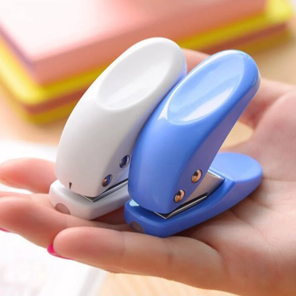 2Pcs Hole Puncher Heavy Duty Manual Punch for Staff Card Passcard Paper Certificate Strong Penetrating Power Efficient Office
2Pcs Hole Puncher Heavy Duty Manual Punch for Staff Card Passcard Paper Certificate Strong Penetrating Power Efficient Office
