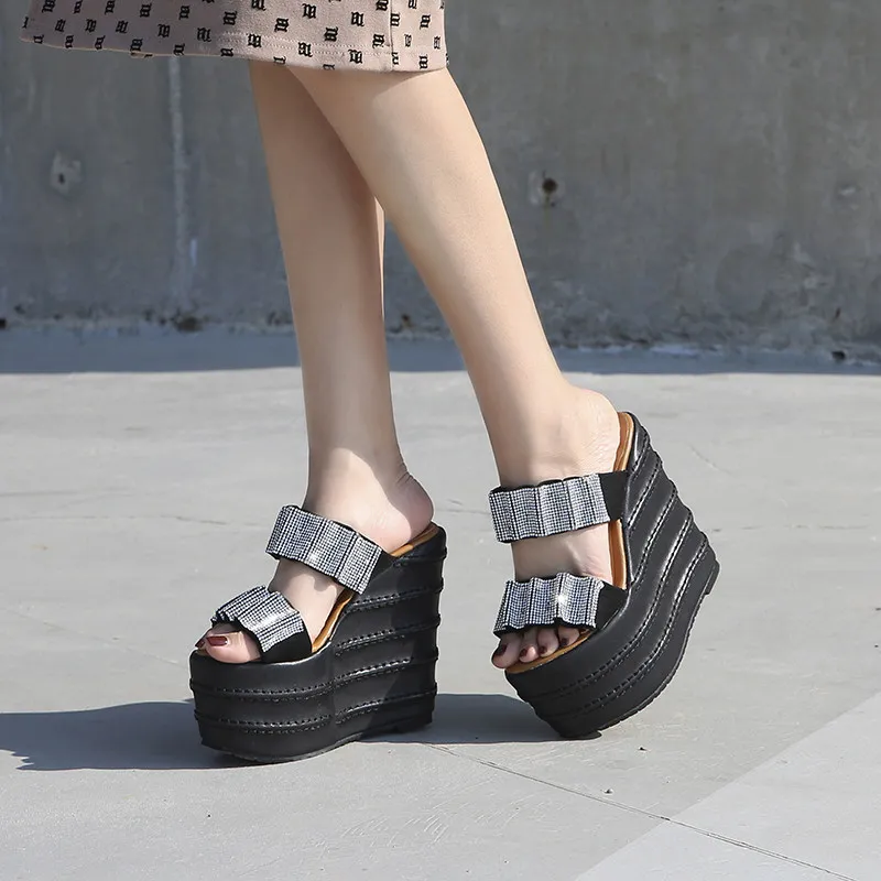Summer Rhinestone Wedge Sandals Women 15cm High Heel Slides Platform Slippers Bling Crystal Outdoor Slip on Plus Size Shoes
Summer Rhinestone Wedge Sandals Women 15cm High Heel Slides Platform Slippers Bling Crystal Outdoor Slip on Plus Size Shoes