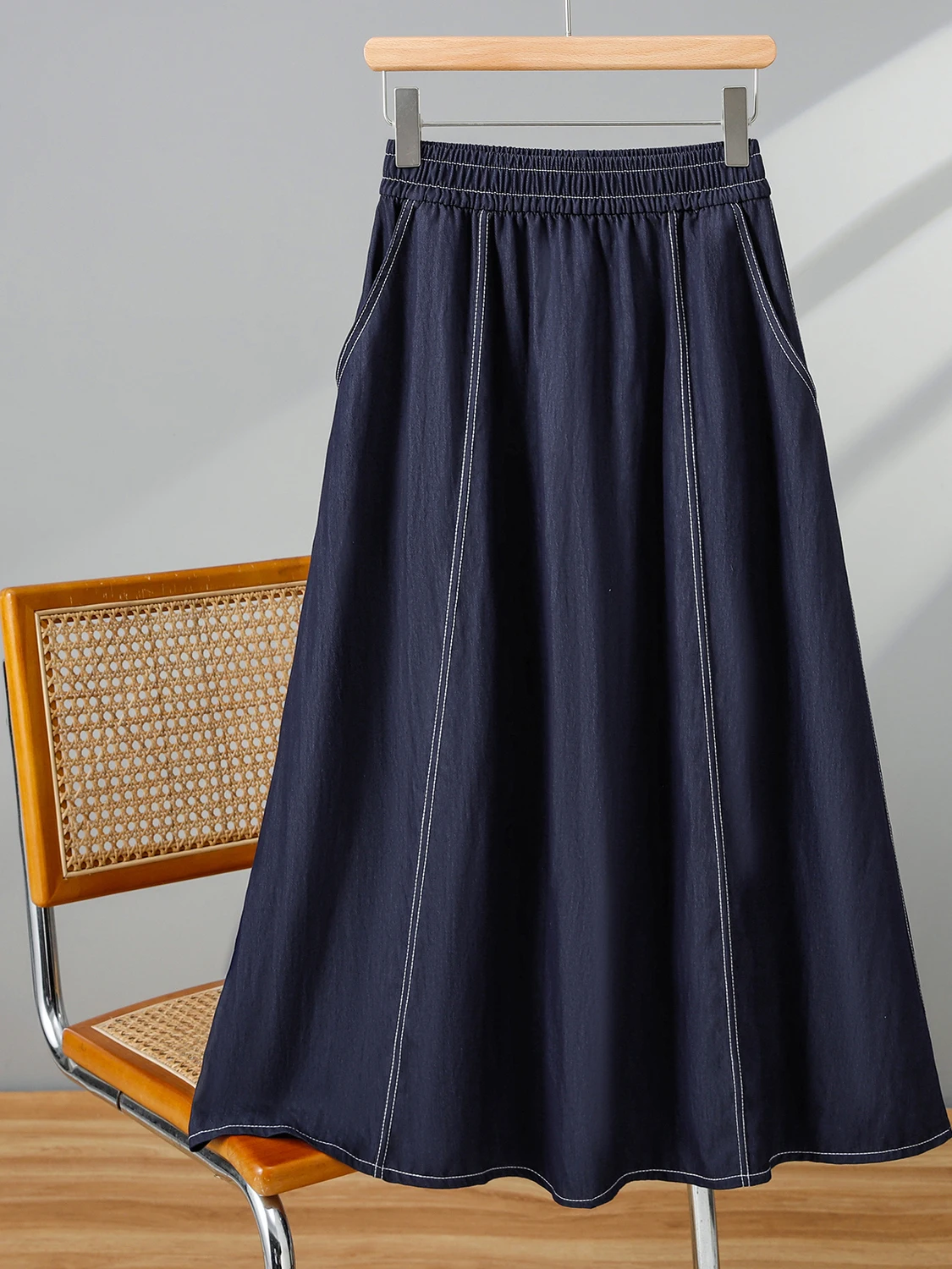 plus Size Denim Skirt Women's Retro Stitching A-Line Loose Midi Skirt Casual Shape Summer Fashion Artistic Style
plus Size Denim Skirt Women's Retro Stitching A-Line Loose Midi Skirt Casual Shape Summer Fashion Artistic Style