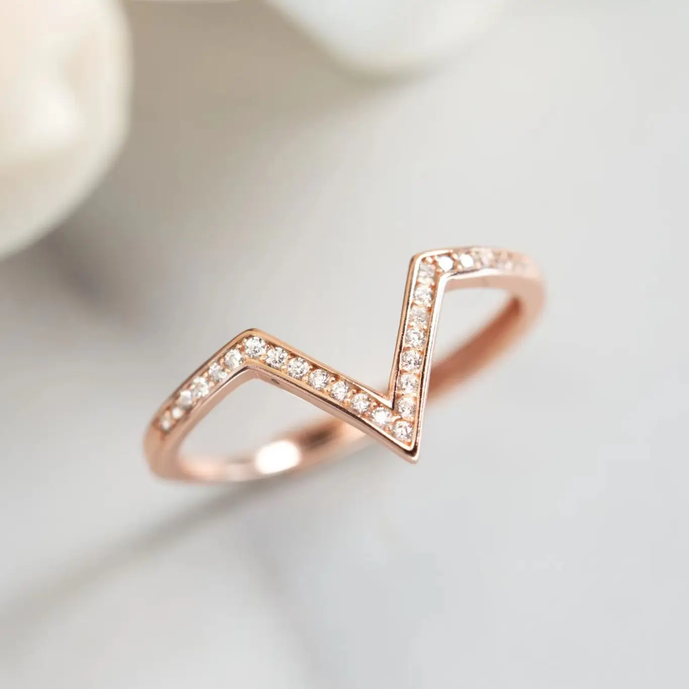 925 Sterling Silver Delicate V shaped Zircon Wedding Band Half Eternity Stacking Matching Rings for Women Adjustable Jewelry
925 Sterling Silver Delicate V shaped Zircon Wedding Band Half Eternity Stacking Matching Rings for Women Adjustable Jewelry