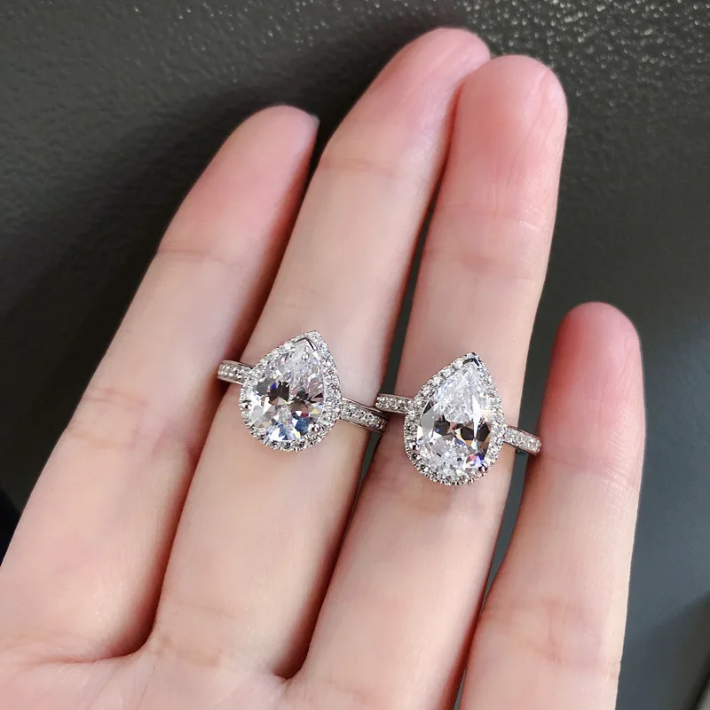 Fashion Stunning Pear Cut 5A Zircon stone 925 Sterling Silver Engagement Wedding Ring Sizez 5-11
Fashion Stunning Pear Cut 5A Zircon stone 925 Sterling Silver Engagement Wedding Ring Sizez 5-11