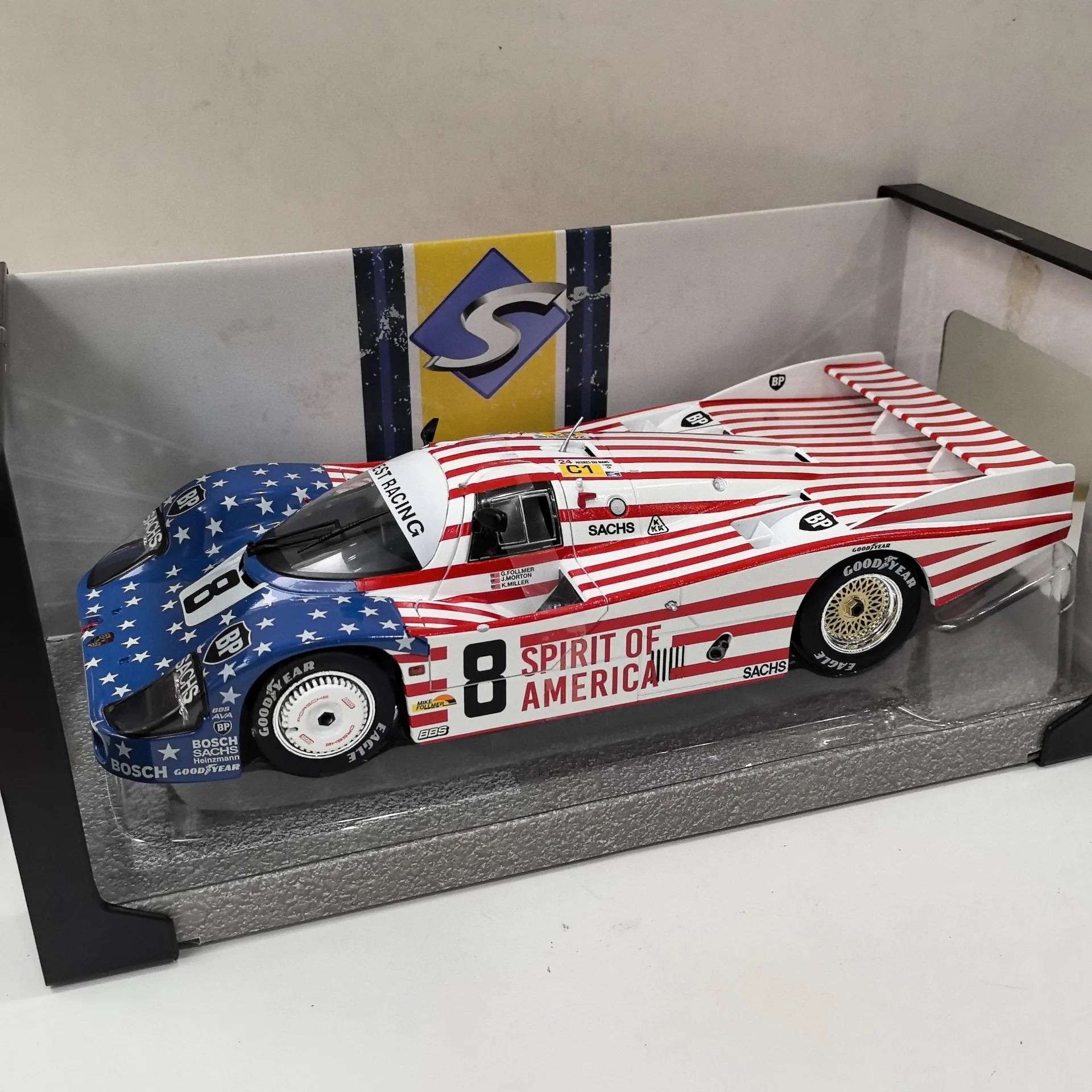 Diecast SOLIDO 1/18 PORSCHE 956LH 24H 1986 #8 Le Mans Alloy Car Model Collectible Toy Gift Souvenir Display Ornament
Diecast SOLIDO 1/18 PORSCHE 956LH 24H 1986 #8 Le Mans Alloy Car Model Collectible Toy Gift Souvenir Display Ornament
