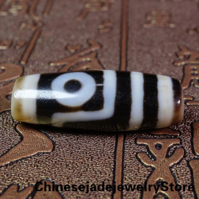 High Oily Old Agate Ancient Tibetan DZI Beads 2 Eye Totem Amulet Pendant #1486
High Oily Old Agate Ancient Tibetan DZI Beads 2 Eye Totem Amulet Pendant #1486