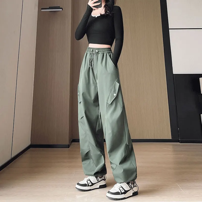 Женские брюки карго в американском стиле, весна-осень 2026, новые, с высокой талией, свободные, прямые, повседневные, для активного отдыха, широкие штанины, быстросохнущие
Женские брюки карго в американском стиле, весна-осень 2026, новые, с высокой талией, свободные, прямые, повседневные, для активного отдыха, широкие штанины, быстросохнущие