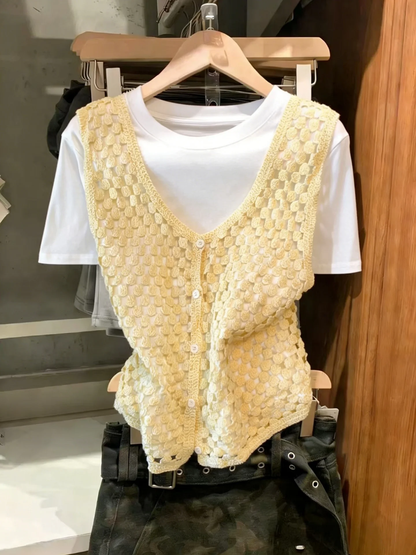 Korean Style Hollow out Knitted Cardigan Women's Summer 2026 New Fashion Layered Short Sleeve T-Shirt Two-Piece Set Breathabl...
Korean Style Hollow out Knitted Cardigan Women's Summer 2026 New Fashion Layered Short Sleeve T-Shirt Two-Piece Set Breathabl...