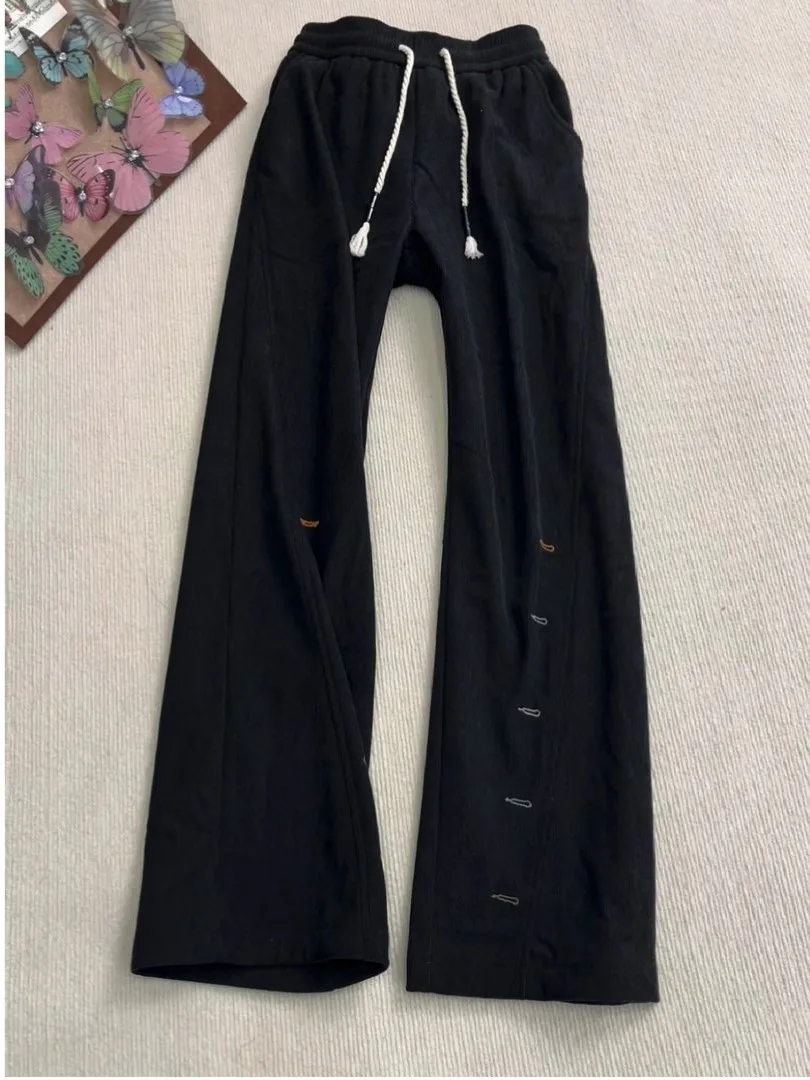 Ele Slanted Cut Embroidered Button Velvet Men's Loose Straight Leg Winter Thiened Casual Trousers Trendy Polyester Fiber
Ele Slanted Cut Embroidered Button Velvet Men's Loose Straight Leg Winter Thiened Casual Trousers Trendy Polyester Fiber