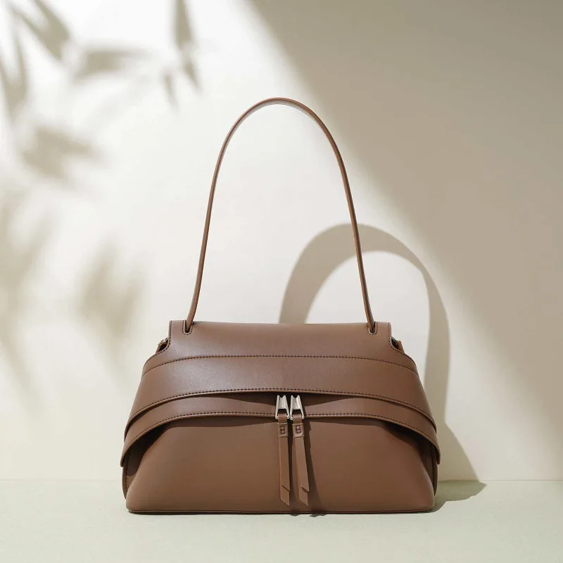 Popular Classic Women's Leather Crossbody Bag, Fashion Forward Handbag, Crafted by Famous Luxury Designer, Elegant
Popular Classic Women's Leather Crossbody Bag, Fashion Forward Handbag, Crafted by Famous Luxury Designer, Elegant