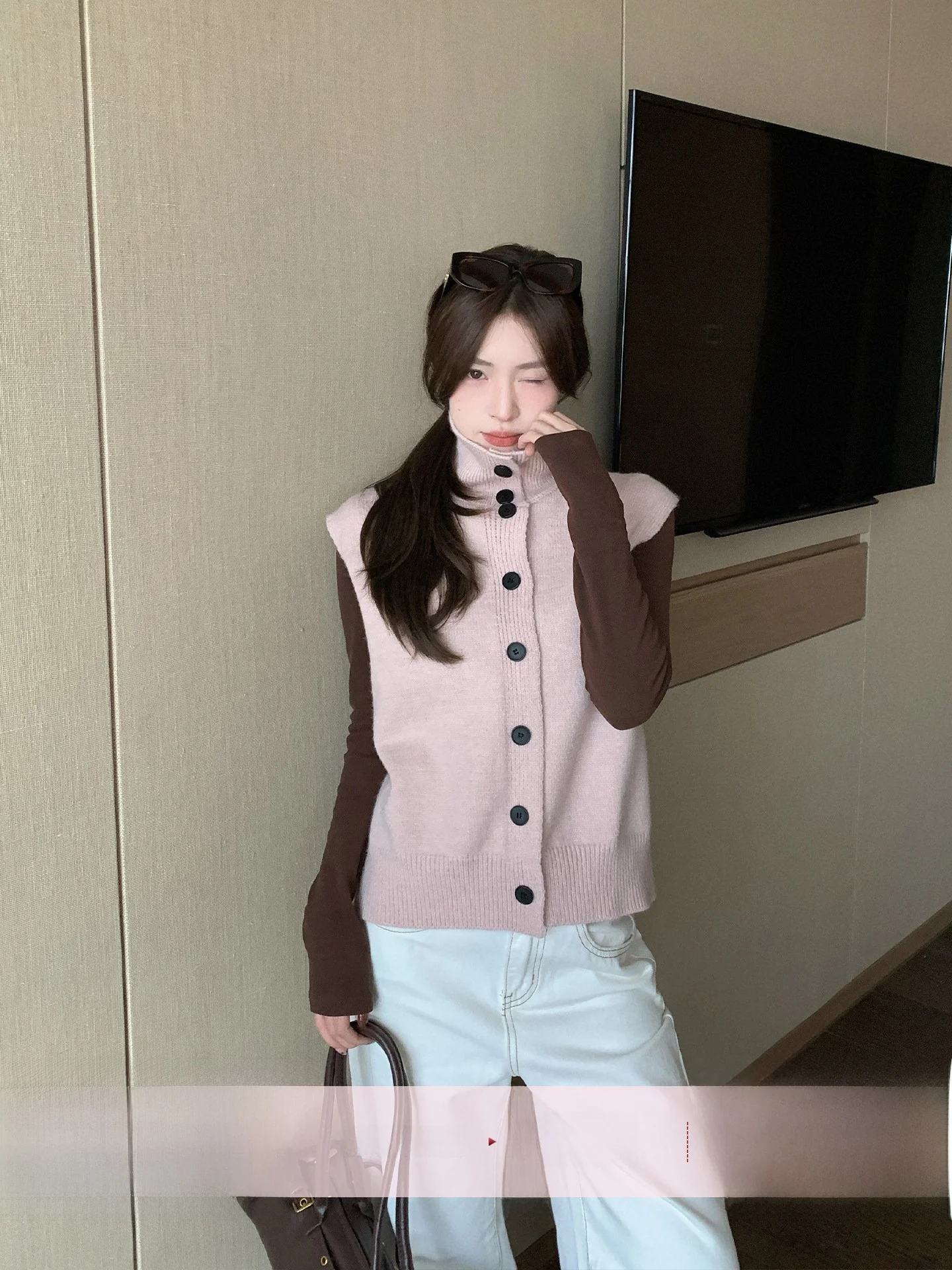 Morning Bloom Pink High Collar Knitted Vest Women's Winter Two-Way Wear Sweater Vest Layered Top Casual Korean Sle Loose Fit
Morning Bloom Pink High Collar Knitted Vest Women's Winter Two-Way Wear Sweater Vest Layered Top Casual Korean Sle Loose Fit