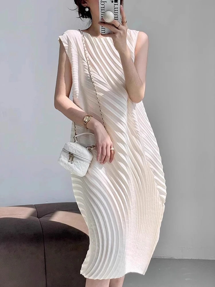 Summer New Arrival Three-dimensional Pleated Dress Irregular Sleeveless round Neck Gown Casual Commute Style High Waist Polye...
Summer New Arrival Three-dimensional Pleated Dress Irregular Sleeveless round Neck Gown Casual Commute Style High Waist Polye...